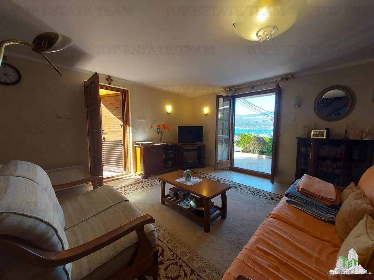 Villa for Sale in Tivat, Montenegro - foto 1
