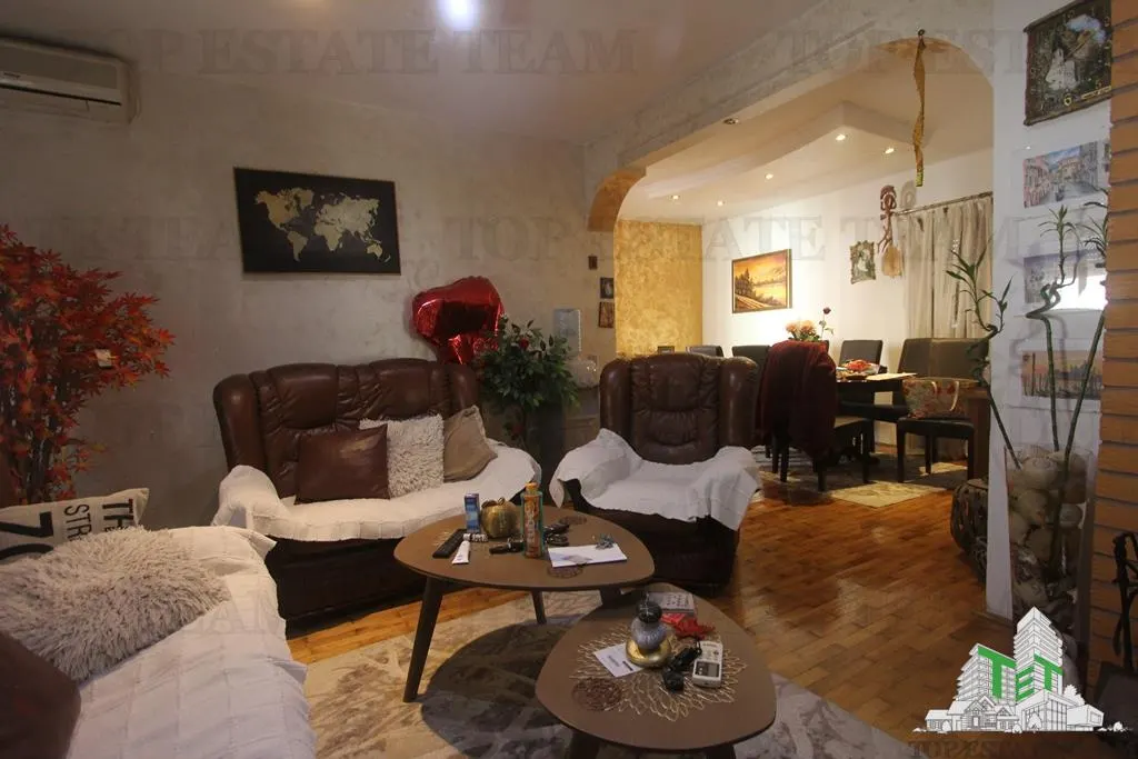 Villa for Sale in Kotor, Montenegro - foto 4
