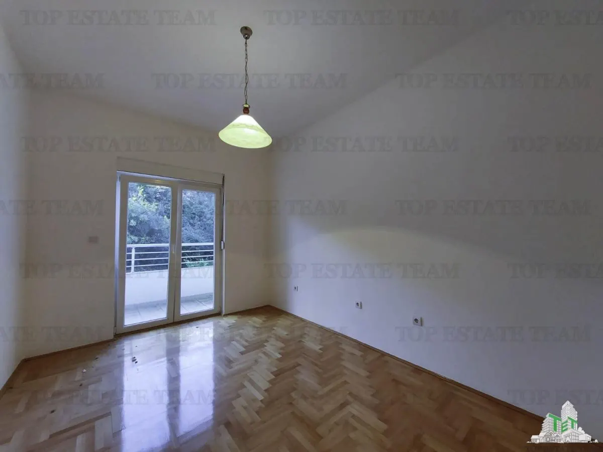 Apartment for Sale in Herceg-Novi, Montenegro - foto 6