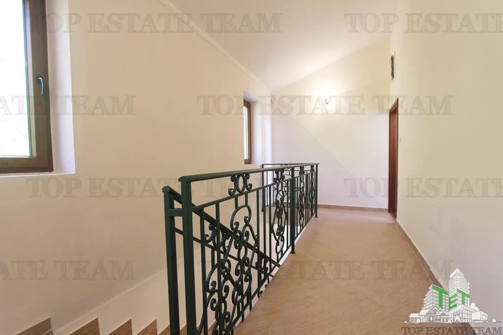 Villa en Venta en Budva, Montenegro - foto 11