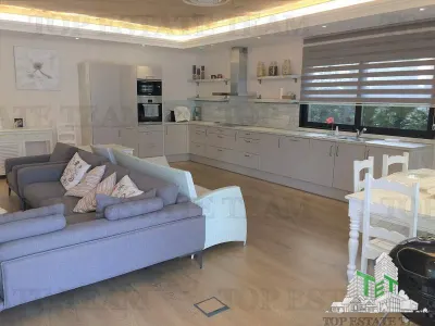 Villa en Venta en Kotor, Montenegro - foto 2