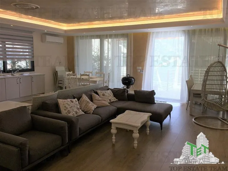 Villa en Venta en Kotor, Montenegro - foto 3