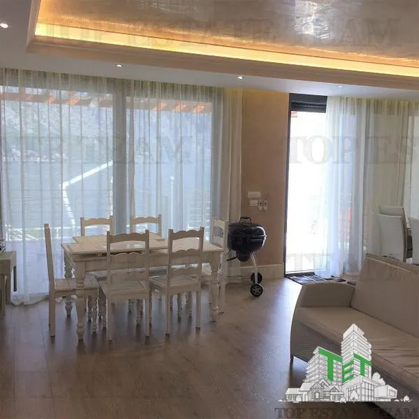 Villa en Venta en Kotor, Montenegro - foto 4