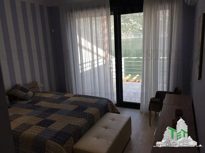 Villa en Venta en Kotor, Montenegro - foto 5