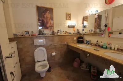 Villa à Vendre à Kotor, Monténégro - foto 8