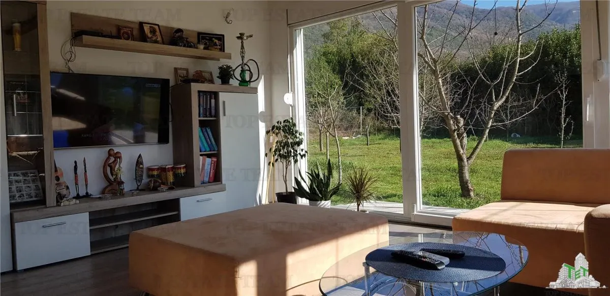 Villa for Sale in Herceg-Novi, Montenegro - foto 2
