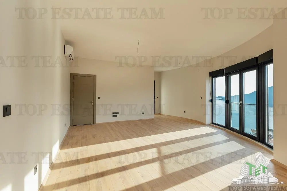 Apartment for Sale in Herceg-Novi, Montenegro - foto 12