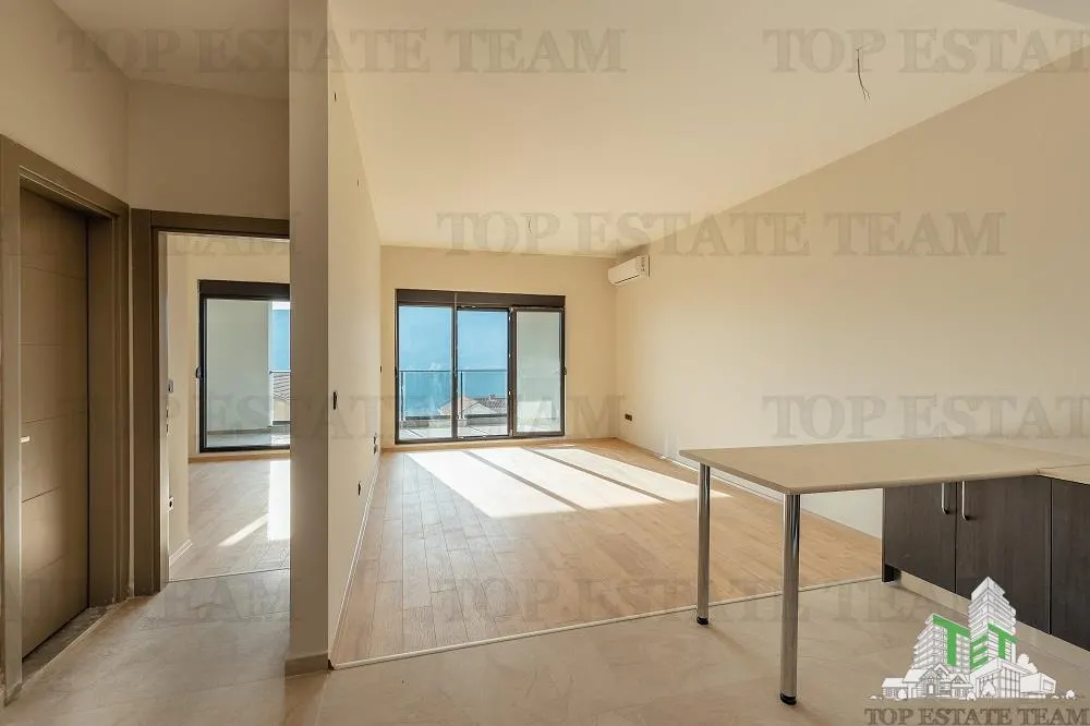 Apartment for Sale in Herceg-Novi, Montenegro - foto 16