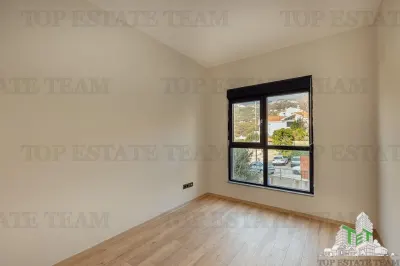 Apartment for Sale in Herceg-Novi, Montenegro - foto 4