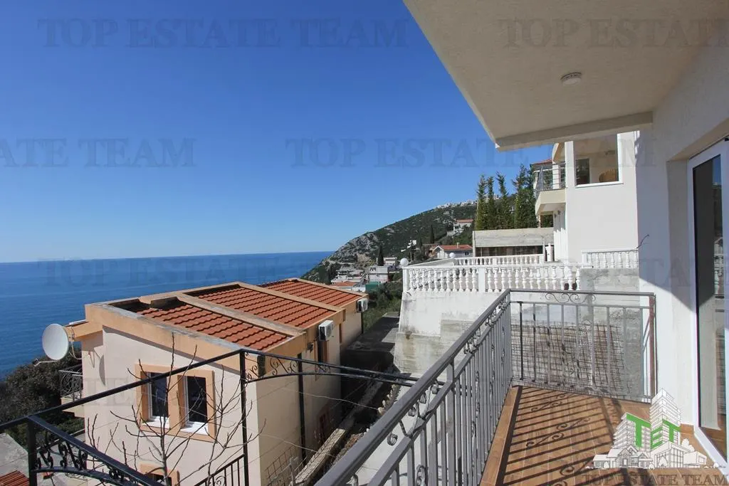 Villa for Sale in Bar, Montenegro - foto 1