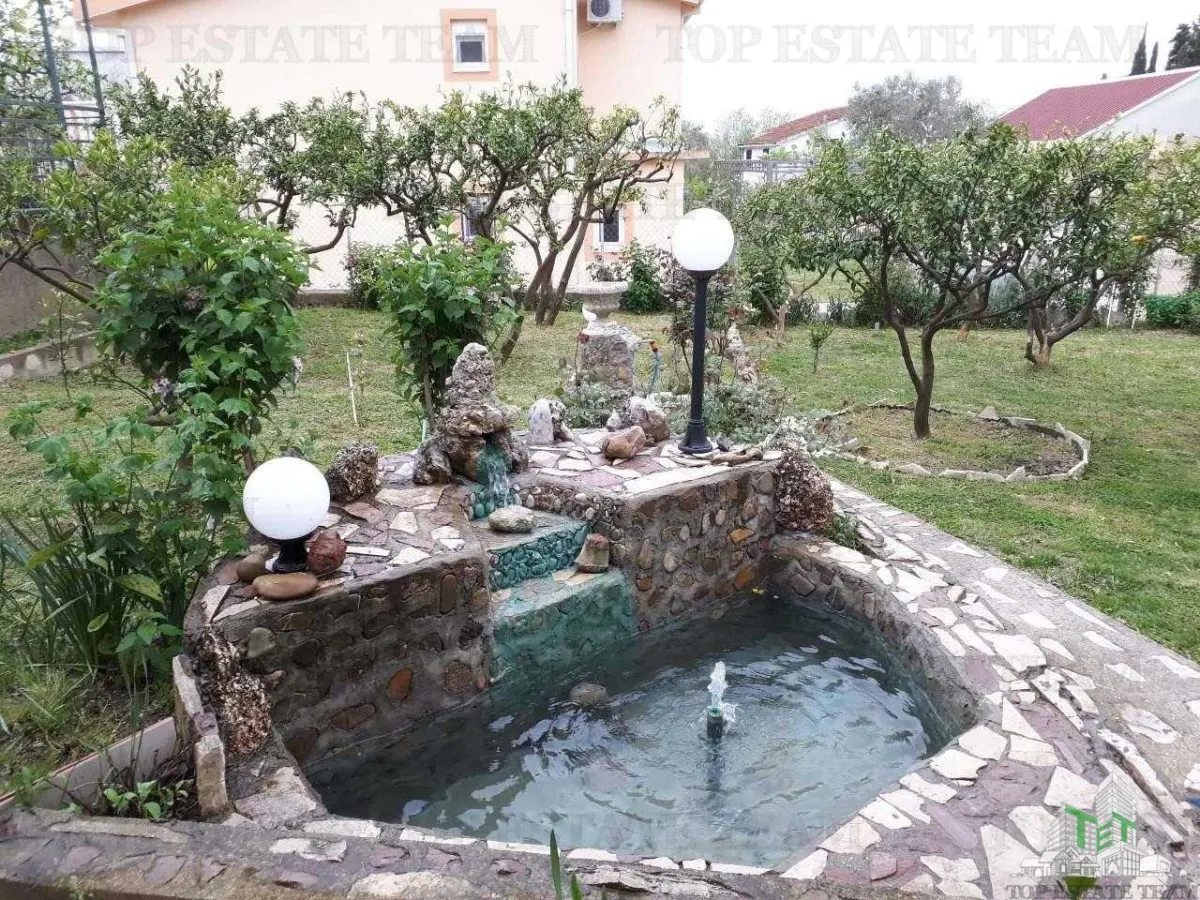 Villa en Venta en Bar, Montenegro - foto 4