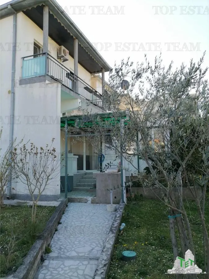 Villa en Venta en Bar, Montenegro - foto 7