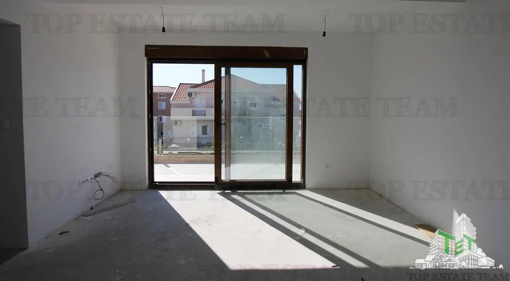 Apartamento en Venta en Tivat, Montenegro - foto 8