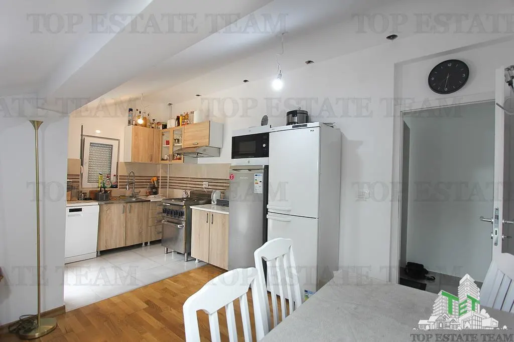 Apartamento en Venta en Herceg-Novi, Montenegro - foto 3