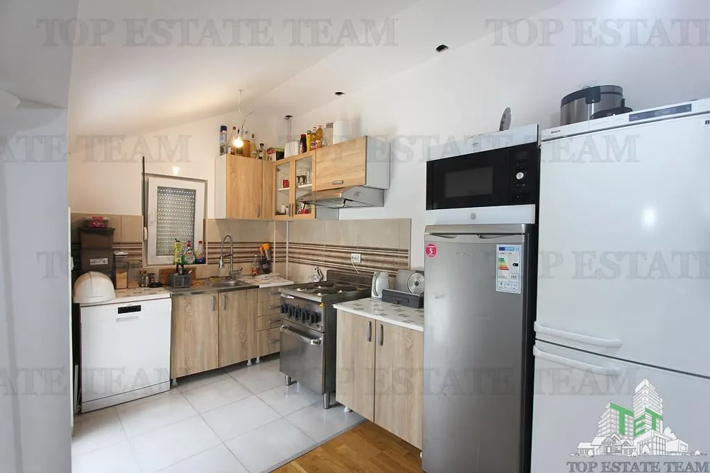 Apartamento en Venta en Herceg-Novi, Montenegro - foto 4