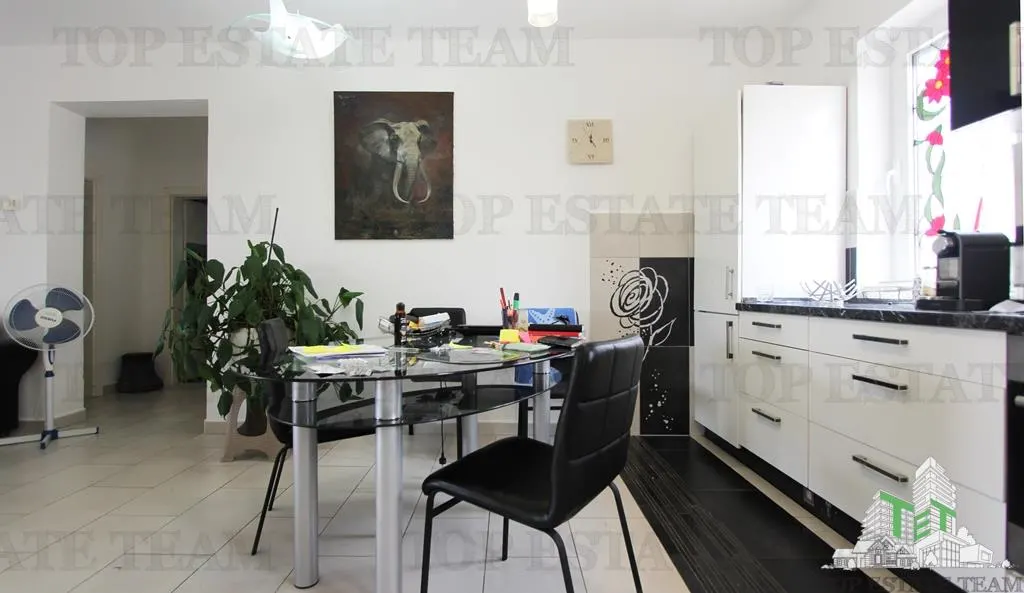 Villa à Vendre à Kotor, Monténégro - foto 3