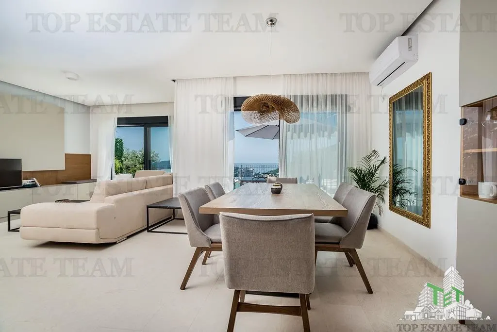 Villa en Venta en Budva, Montenegro - foto 2