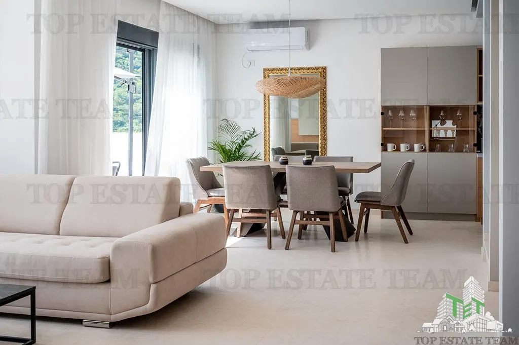Villa en Venta en Budva, Montenegro - foto 4