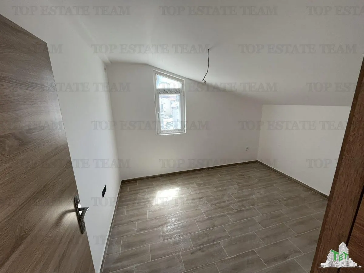 Apartamento en venta en Herceg-Novi, Montenegro - foto 1