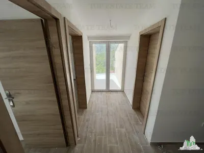 Apartamento en venta en Herceg-Novi, Montenegro - foto 2
