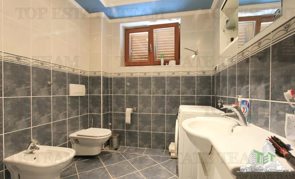 Villa en Venta en Bar, Montenegro - foto 13