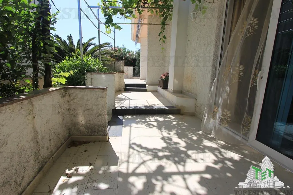 Apartment for Sale in Herceg-Novi, Montenegro - foto 11