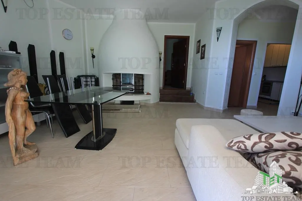 Apartment for Sale in Herceg-Novi, Montenegro - foto 5