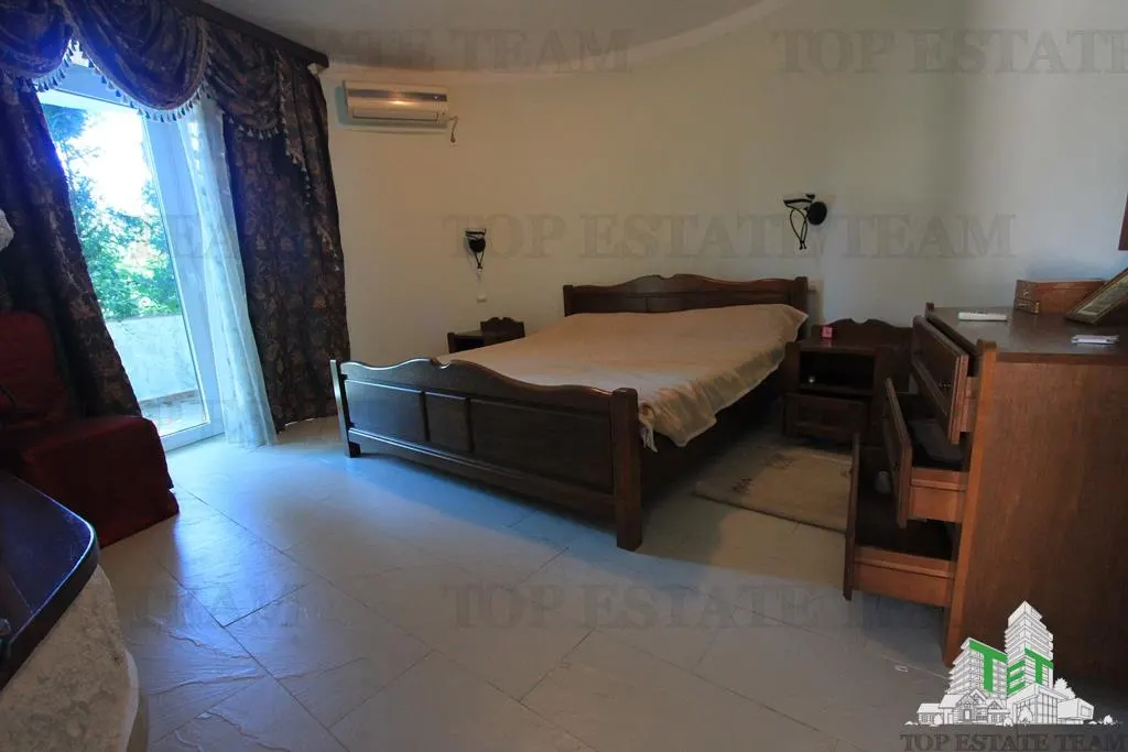 Apartment for Sale in Herceg-Novi, Montenegro - foto 6