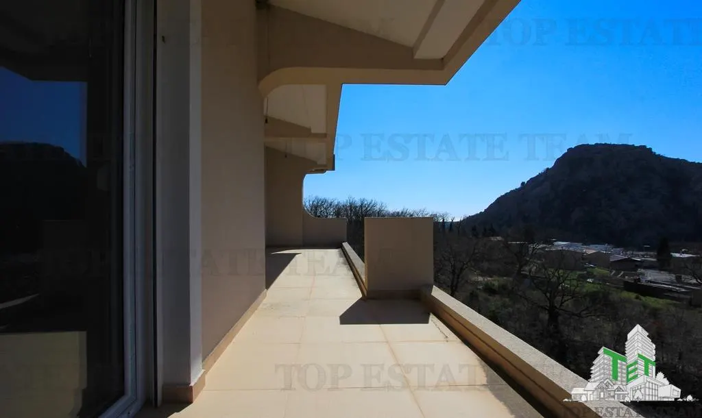 Villa for Sale in Bar, Montenegro - foto 1