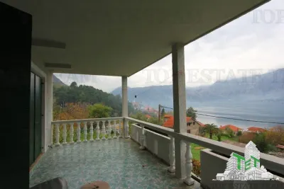 Villa en Venta en Budva, Montenegro - foto 8