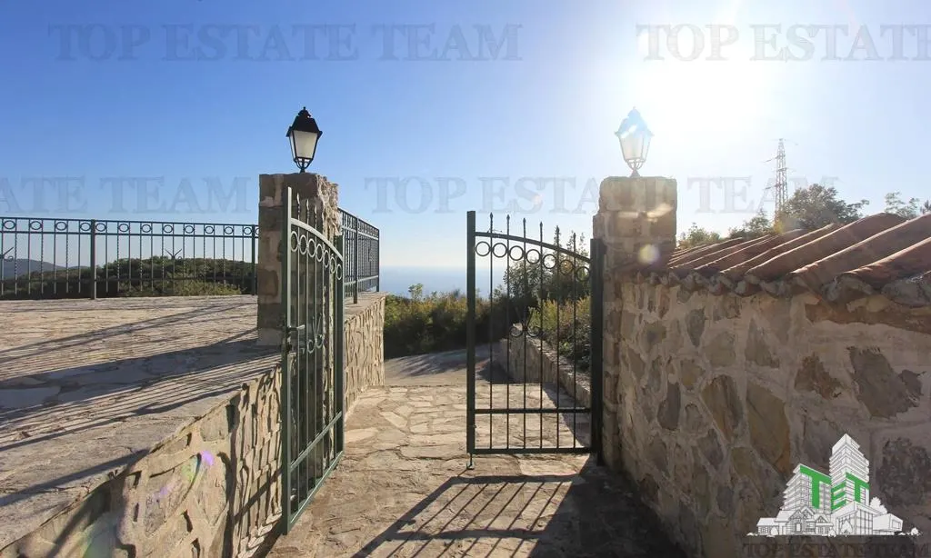 Villa en Venta en Budva, Montenegro - foto 2