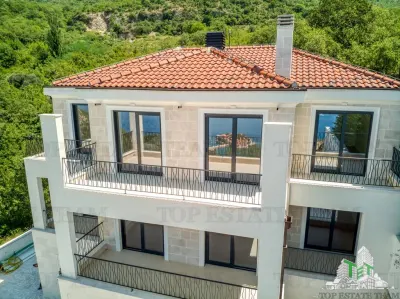 Villa en Venta en Budva, Montenegro - foto 2