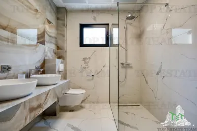 Villa en Venta en Budva, Montenegro - foto 14