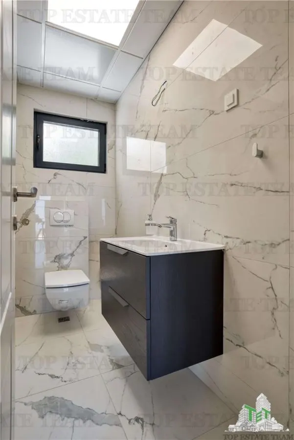 Villa en Venta en Budva, Montenegro - foto 16