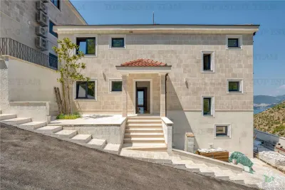 Villa en Venta en Budva, Montenegro - foto 3