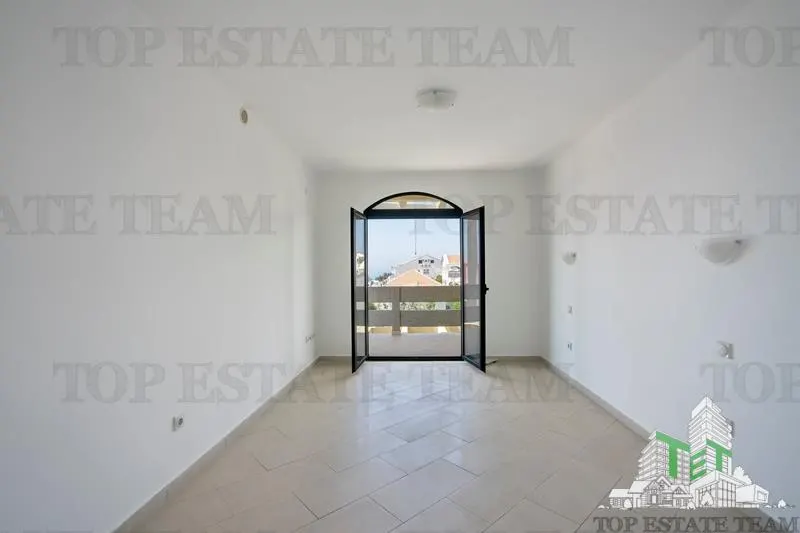 Villa en Venta en Bar, Montenegro - foto 5