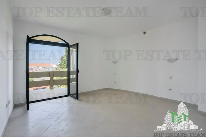 Villa en Venta en Bar, Montenegro - foto 6