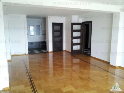 Appartement à Vendre à Budva, Monténégro - foto 4