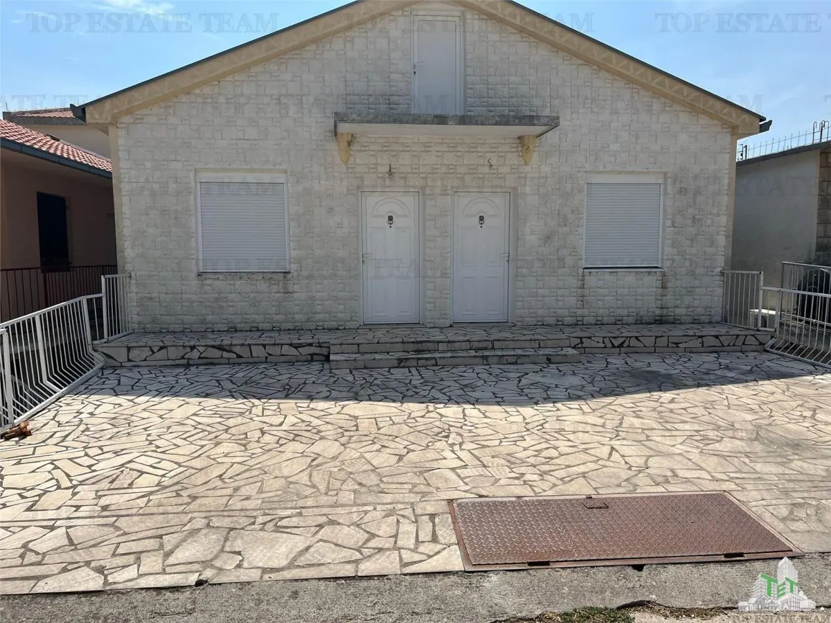 Villa for Sale in Bar, Montenegro - foto 1