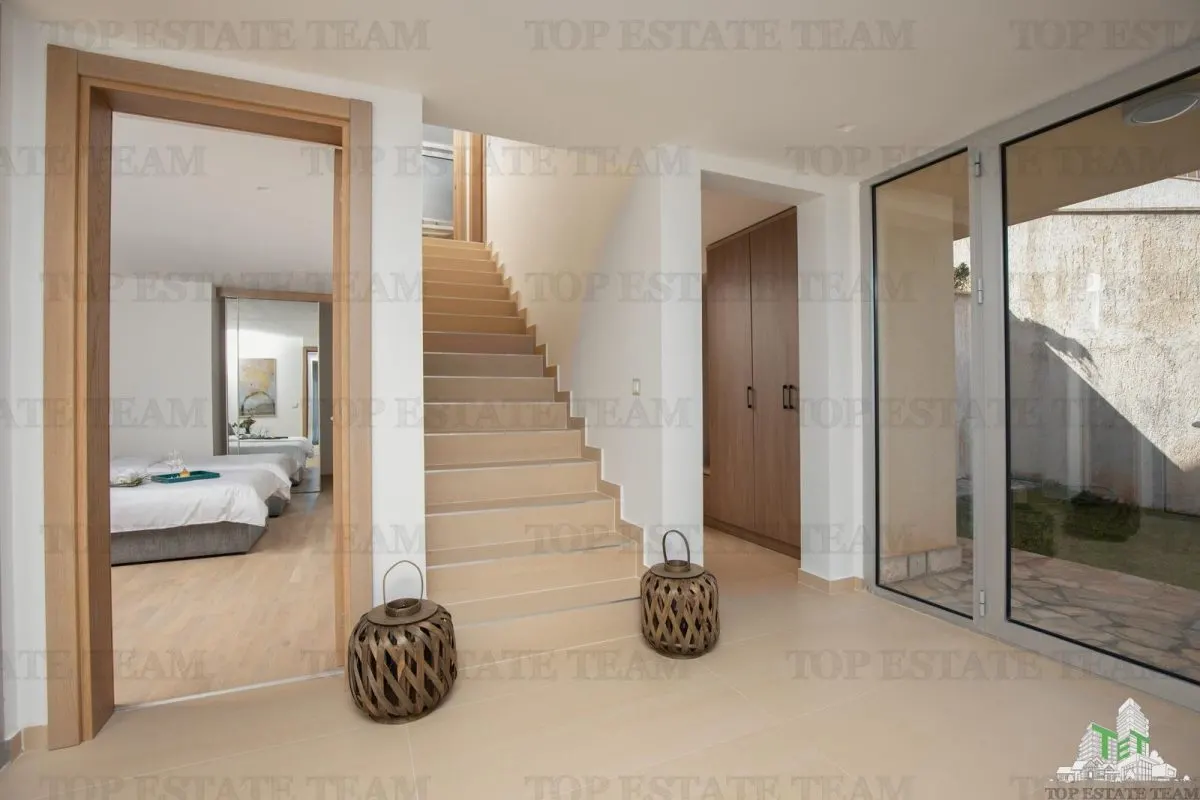 Villa en Venta en Budva, Montenegro - foto 7