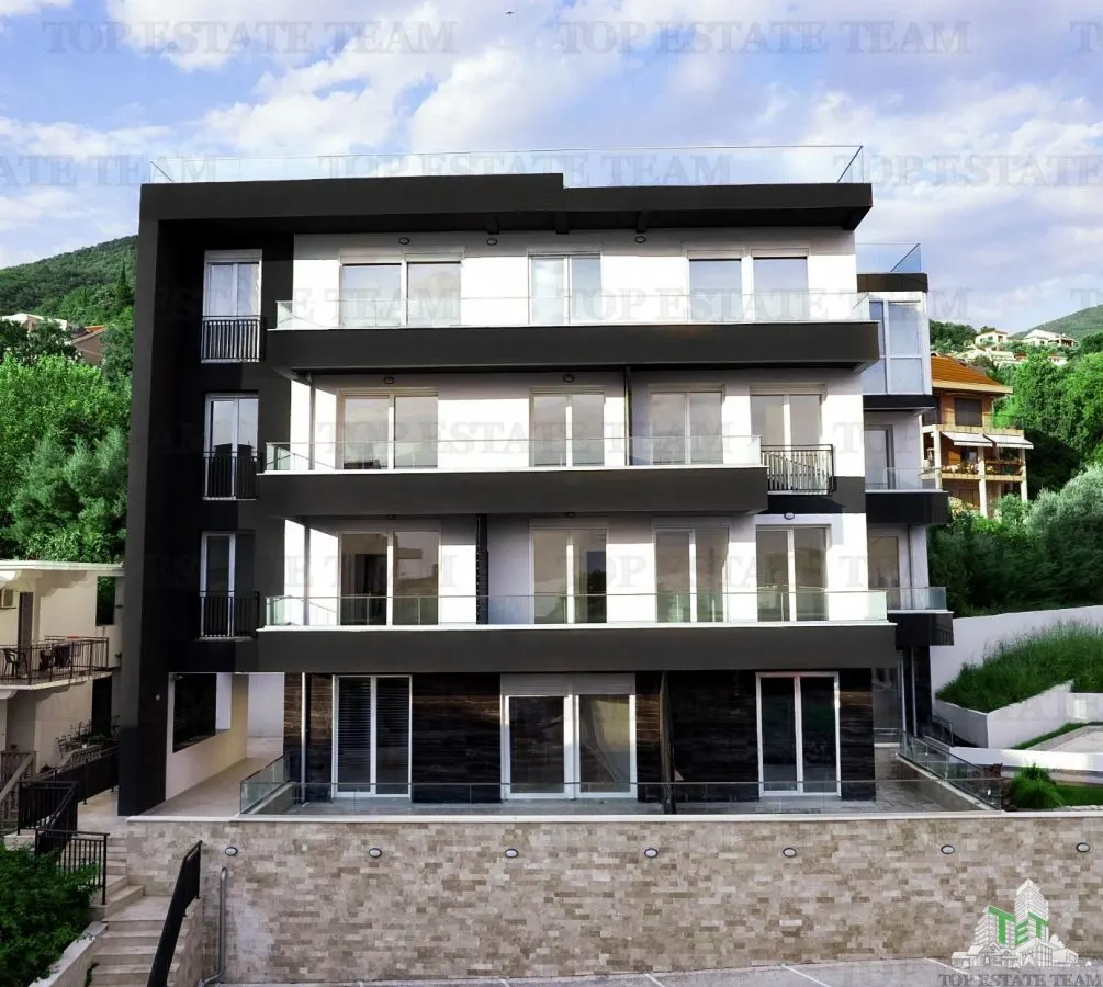 Apartment for Sale in Tivat, Montenegro - foto 1