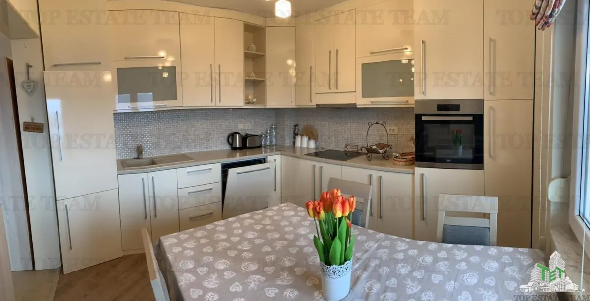 Apartment for Sale in Tivat, Montenegro - foto 4