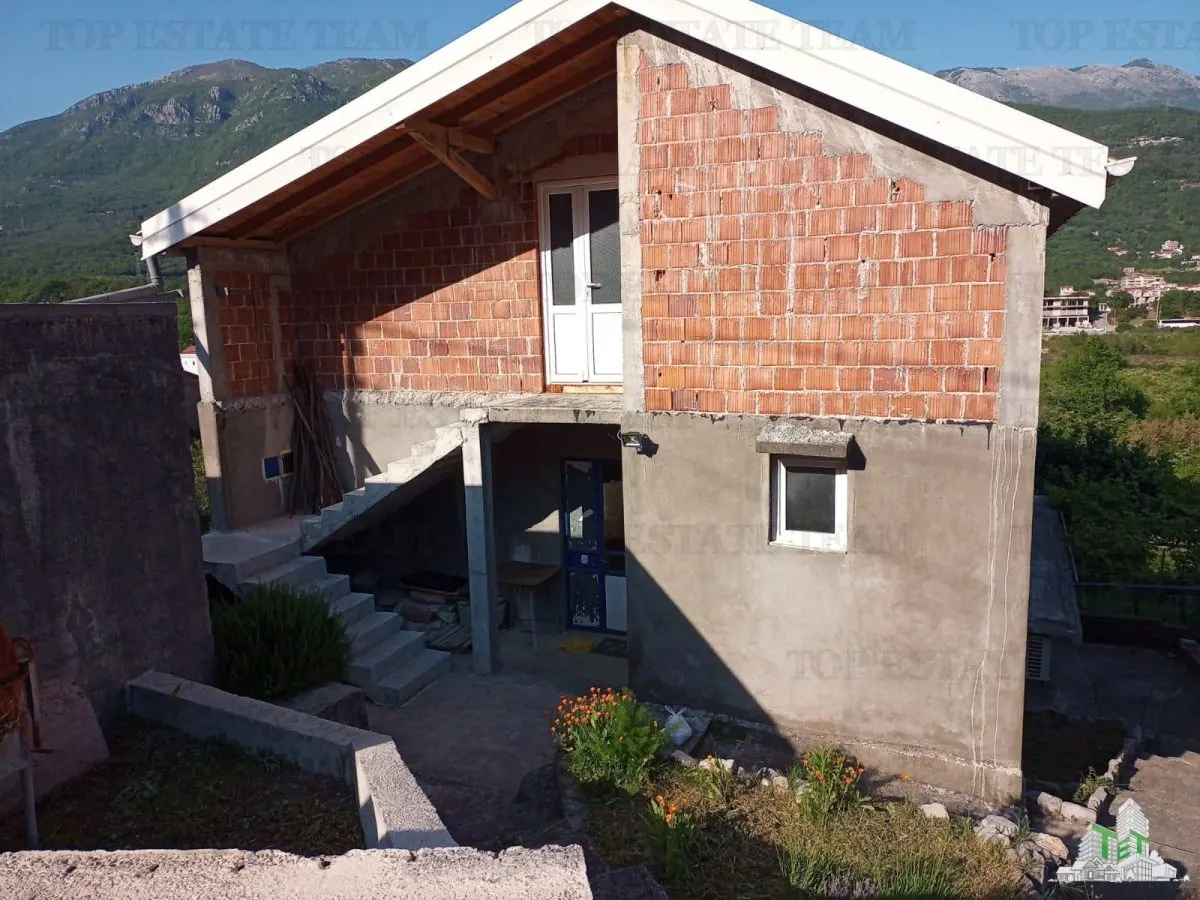 Villa for Sale in Kotor, Montenegro - foto 1