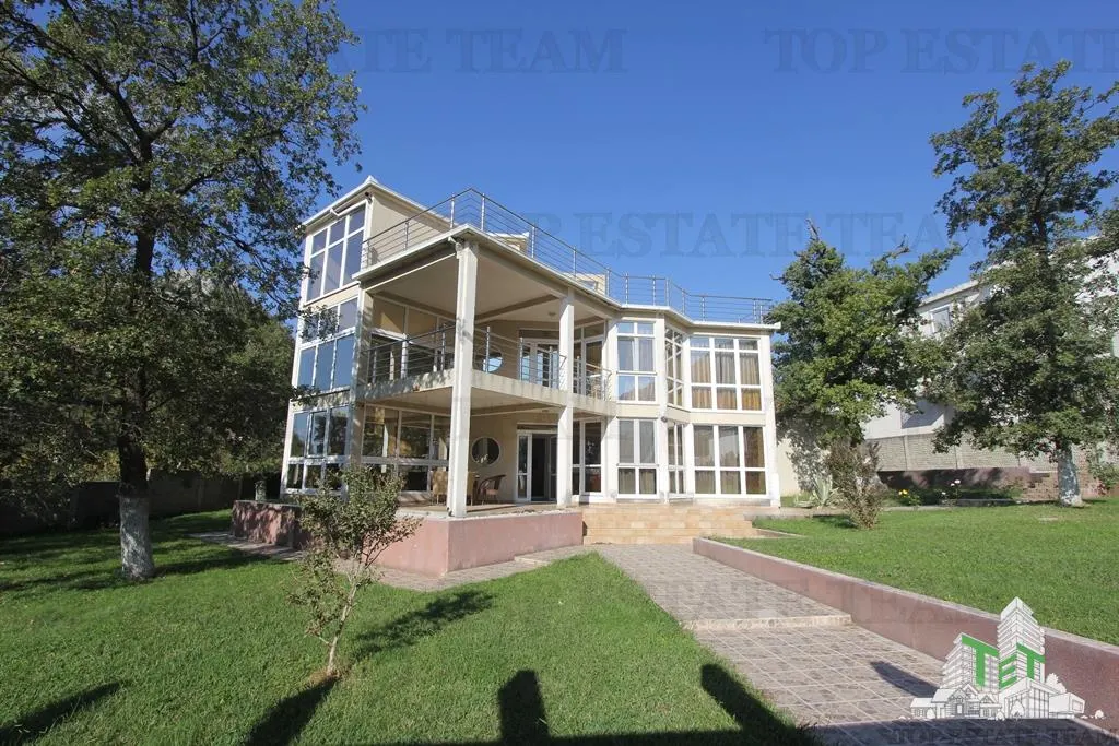 Villa for Sale in Bar, Montenegro - foto 1