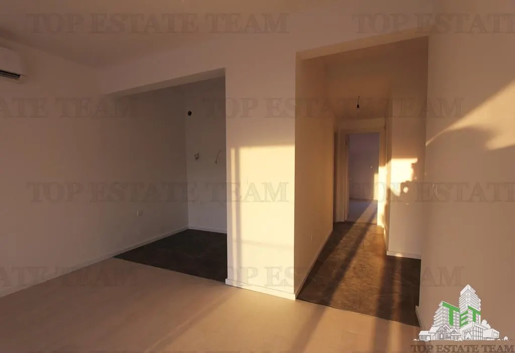 Apartment for Sale in Tivat, Montenegro - foto 2
