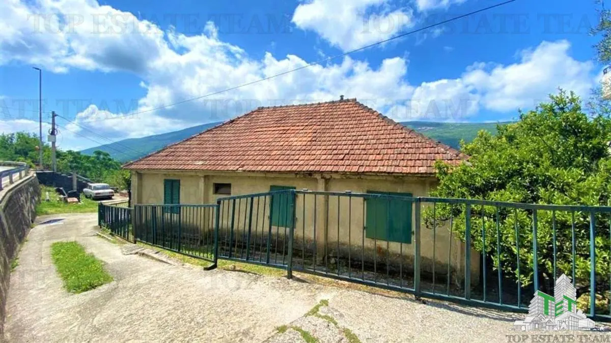 Villa for Sale in Herceg-Novi, Montenegro - foto 1