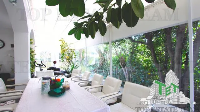 Villa for Sale in Budva, Montenegro - foto 1