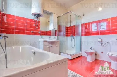 Villa for Sale in Herceg-Novi, Montenegro - foto 11