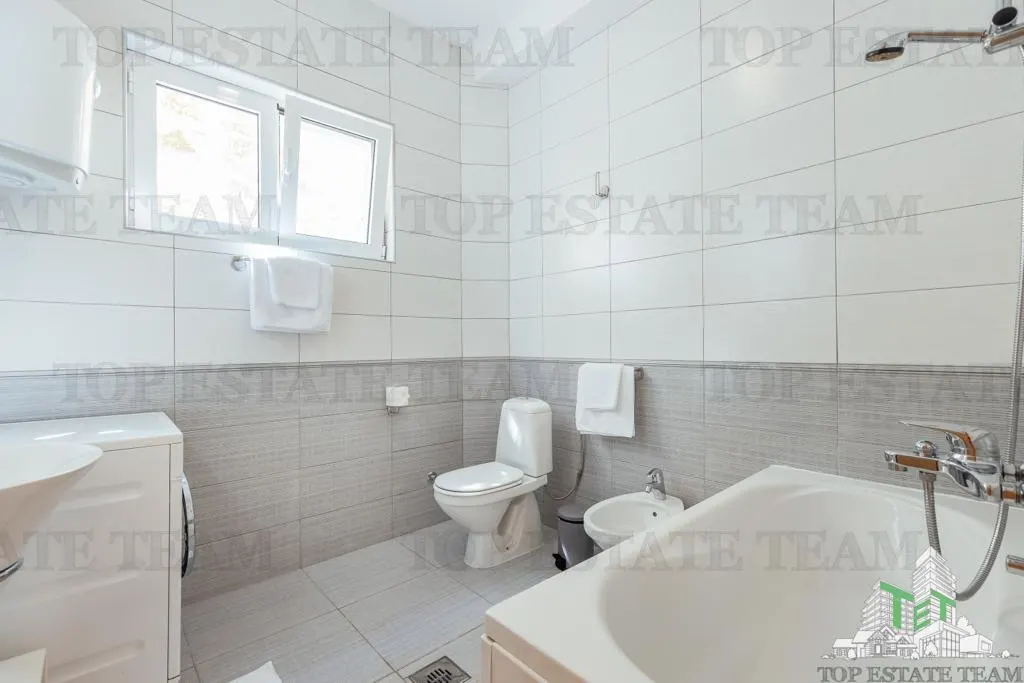 Villa for Sale in Herceg-Novi, Montenegro - foto 10