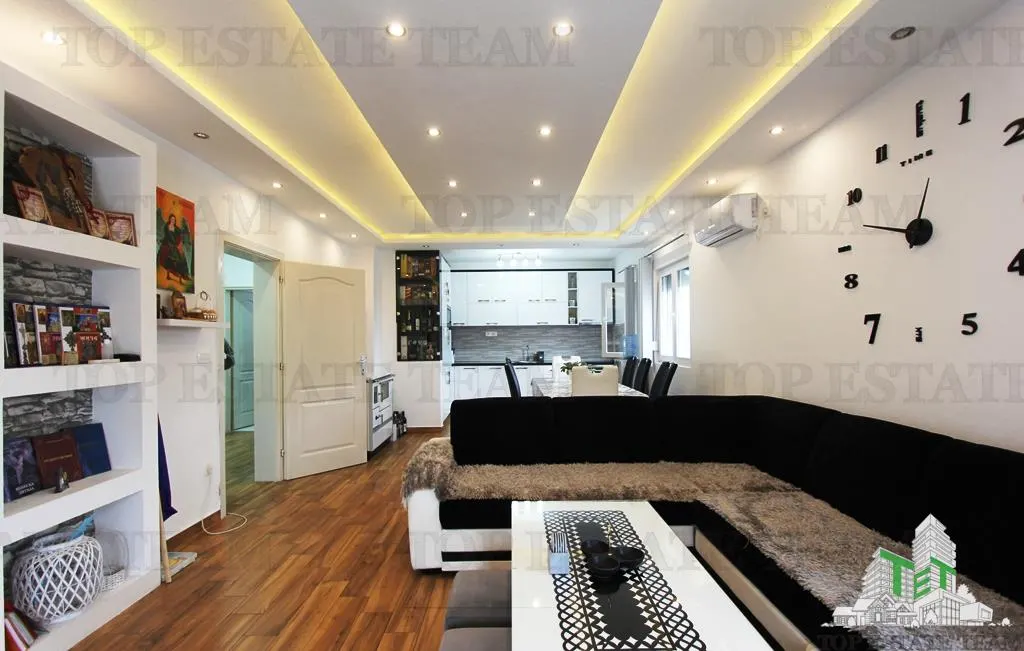 Villa en Venta en Bar, Montenegro - foto 2